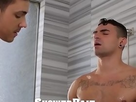 ShowerBait Str8 shower fuck with Ian Greene and Blake Carson